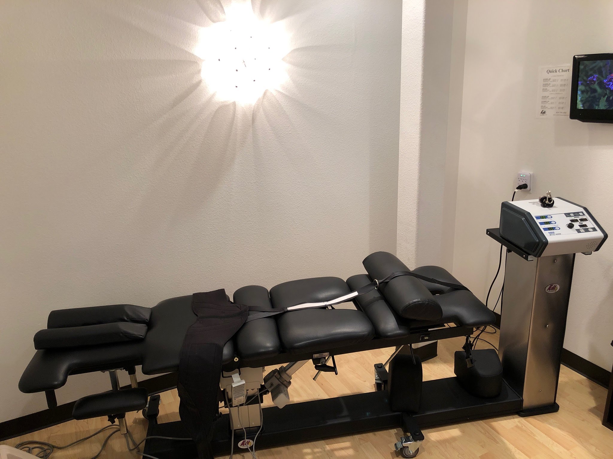 What Happens During a Spinal Decompression Therapy Session