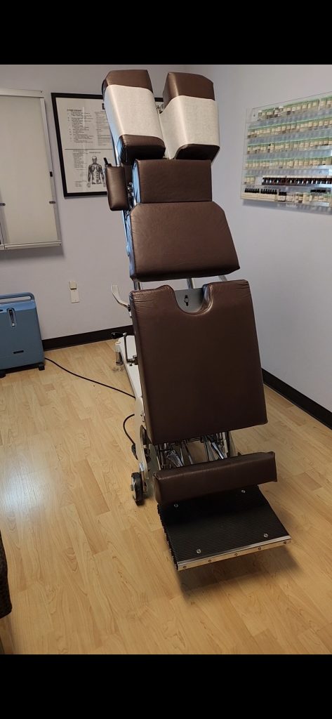 What’s the Difference Between Spinal Decompression and Chiropractic Adjustments 02